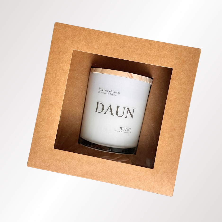 Daun Classic Candle .
