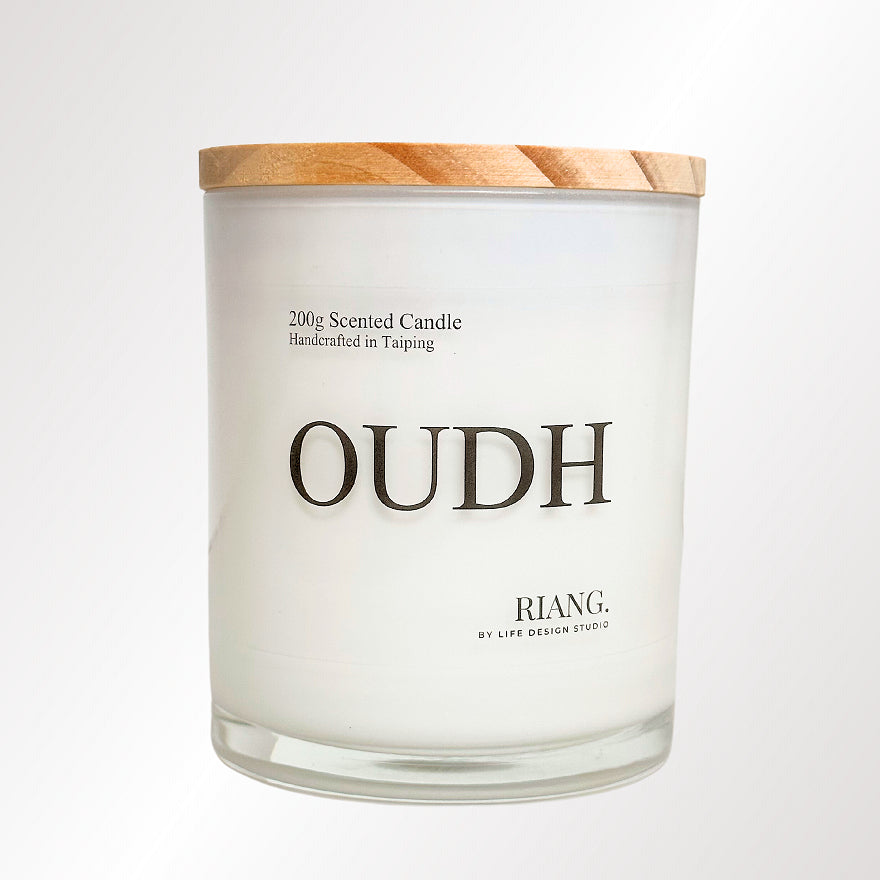 Oudh Classic Candle .