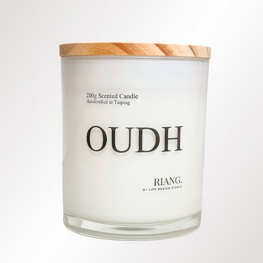 Oudh Classic Candle        .