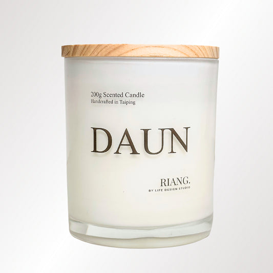 Daun Classic Candle      .